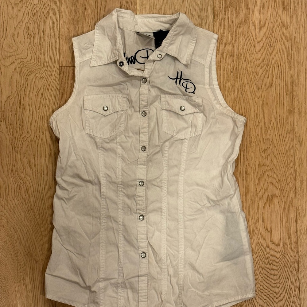 Women’s Harley Davidson White Sleeveless Button-Up Shirt